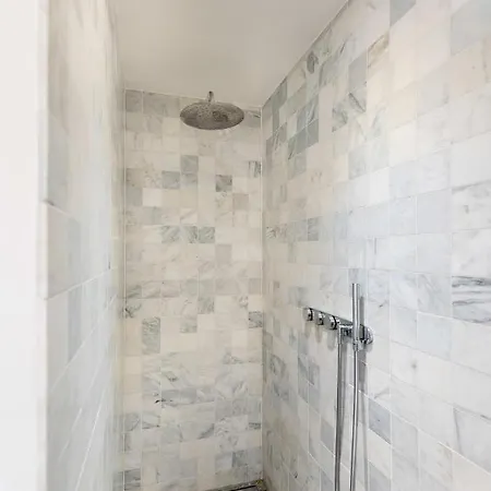 Διαμέρισμα Luxurious 3 Bedroom With Terrace